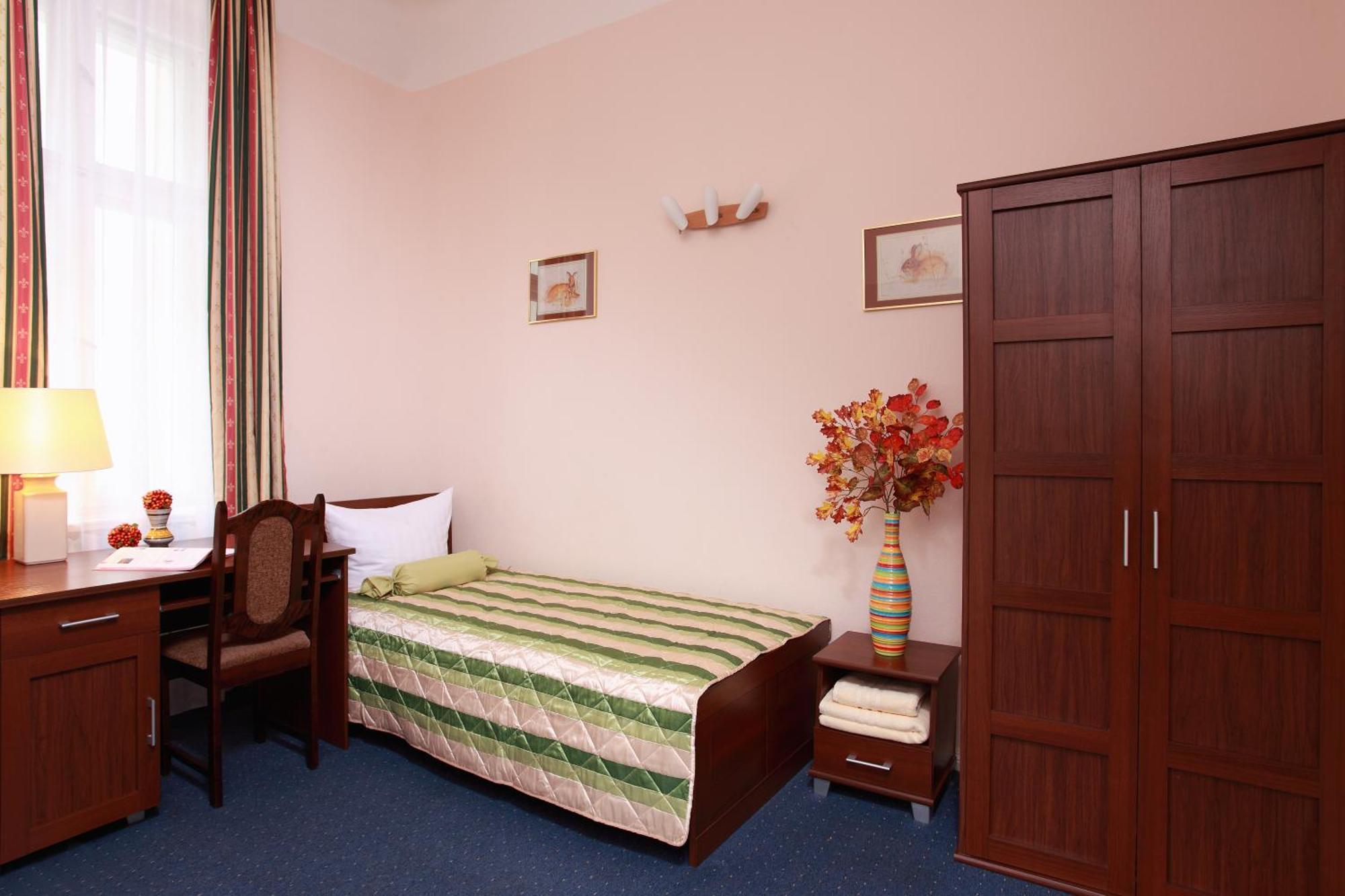 Hotel Central Inn Am Hauptbahnhof Pension, Berlin